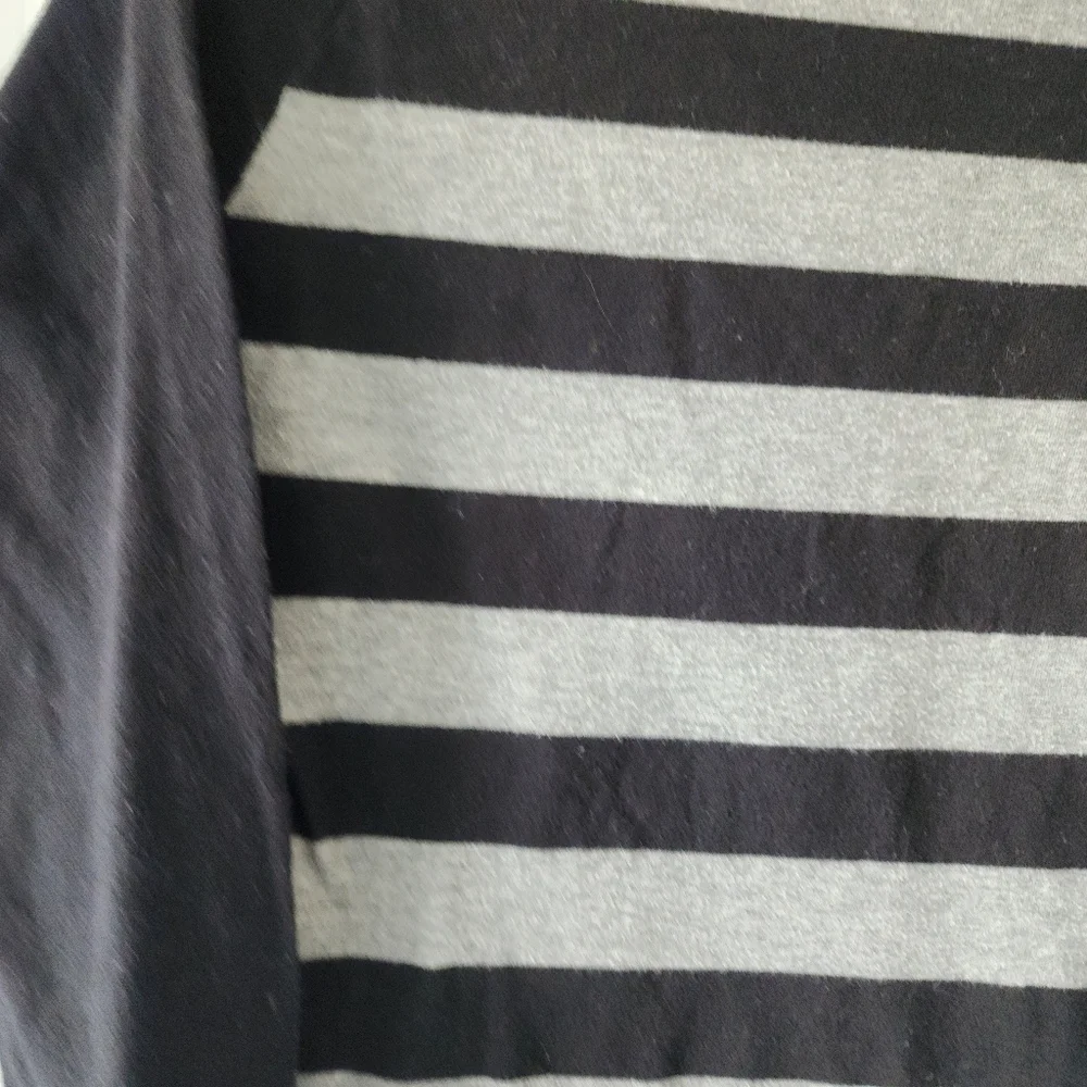 4t The Children's Place black and gray long‎ sleeved t-shirt